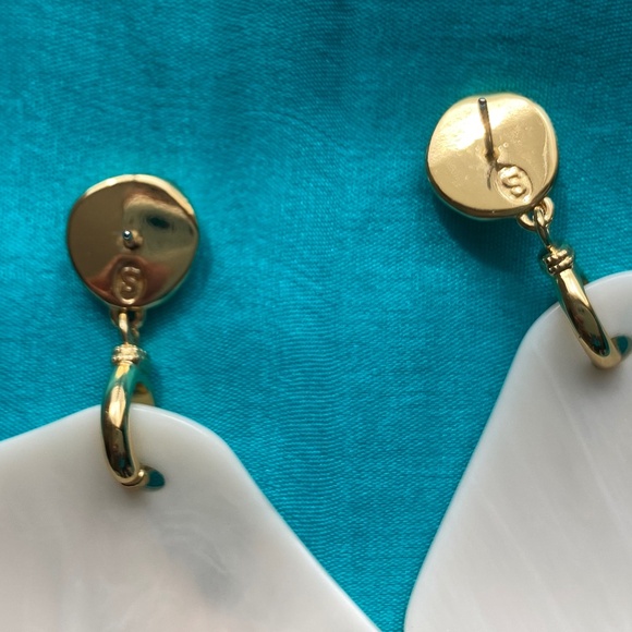 Sezane 'Gloria' Shell Earrings *rare* - Picture 3 of 9
